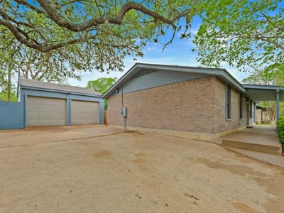 Living area at 205 Hitching Post DR - 3 bed 2 bath home