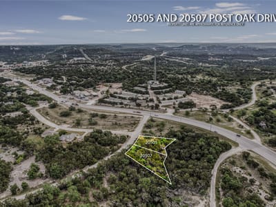 Living area at 20507 Post Oak Dr - Lago Vista Estates Sec 04, Lago Vista, TX
