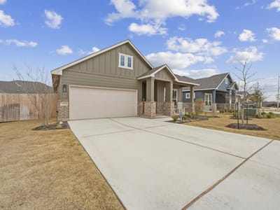 Living area at 20804 Rowston Manor LN - 3 bed 2 bath home