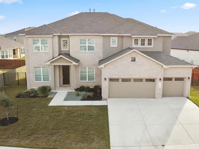 Living area at 213 Great Lawn Bnd - 5 bed 3 bath home