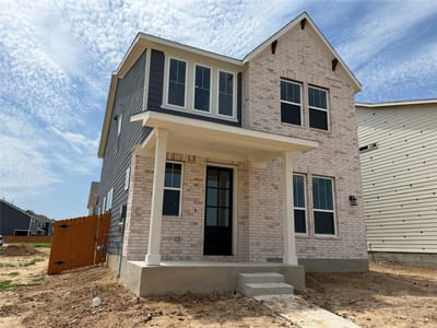 Living area at 213 Leeland DR - 4 bed 3 bath home