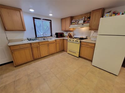 Primary bedroom at 21401 Coyote Trl - 3 bed 2 bath home