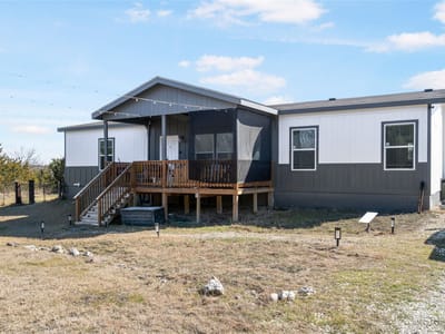 Living area at 2175 County Road 153 - 3 bed 2 bath home