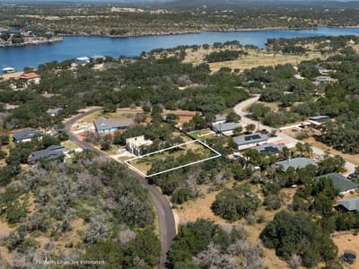 Living area at 21800 Cardinal Ave - Emerald Bend Sec 01, Lago Vista, TX