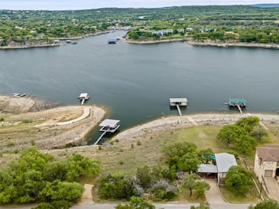 Primary bedroom at 21909 Mockingbird St - Emerald Bend Sec 01, Lago Vista, TX