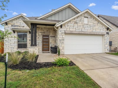 Living area at 224 Backstays Loop - 4 bed 2 bath home