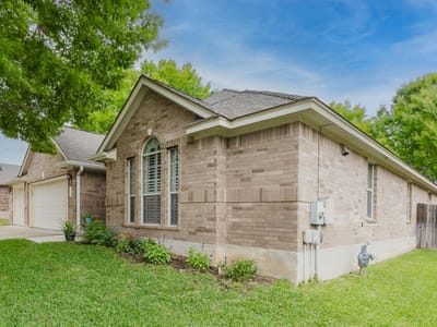 Kitchen at 2312 Speidel Dr - 4 bed 2 bath home
