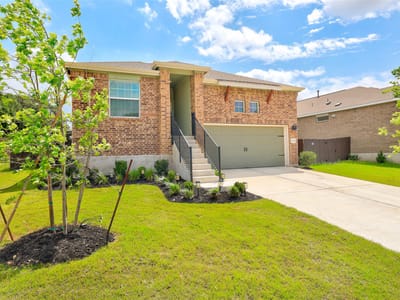 Living area at 2333 Four Waters LOOP - 4 bed 3 bath home