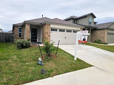 Living area at 234 Canley Loop - 3 bed 2 bath home