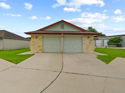 Primary bedroom at 243-245 Marvin Cv - Sturm Parke, Hutto, TX