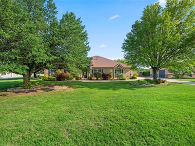 Primary bedroom at 266 Courtnees WAY - 3 bed 2 bath home