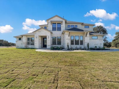 Living area at 2813 Pale Branch Dr - 5 bed 4 bath home