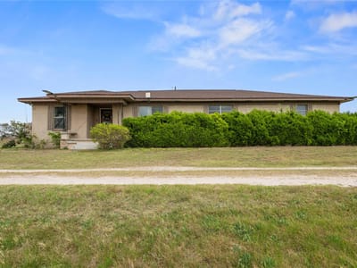 Living area at 2915 County Road 153 - 4 bed 2 bath home