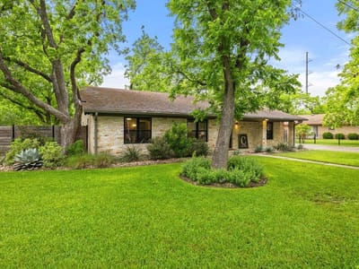 Living area at 302 Schramm RD - 3 bed 2 bath home