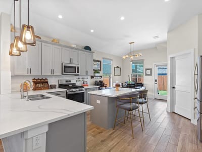 Living area at 303 W Browning ST - 3 bed 2 bath home
