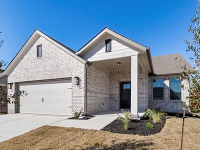 Living area at 304 Bay Breeze DR - 4 bed 3 bath home