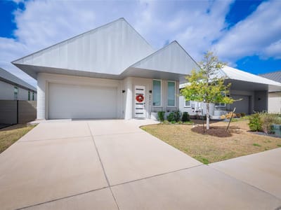 Kitchen at 304 Painted Sunset DR - 3 bed 2 bath home