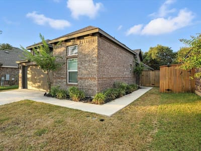 Kitchen at 305 Old Trinity Way - 3 bed 2 bath home