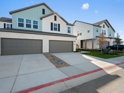 Living area at 308 Emerie WAY - 4 bed 2 bath home