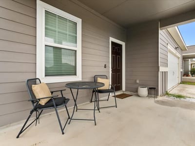 Living area at 308  Shiro Dr - 3 bed 2 bath home