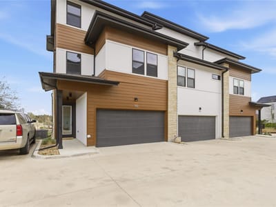 Living area at 315 Holton Dr Unit #102 - 3 bed 3 bath home