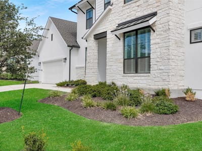 Living area at 316 Valletta WAY - 5 bed 5 bath home