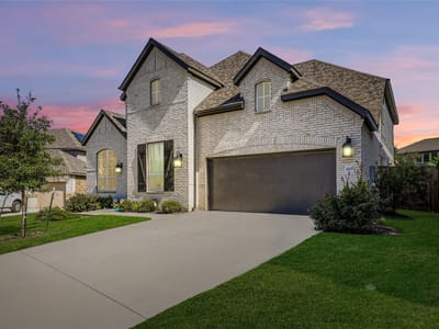 Living area at 320 Autumn Oak WAY - 4 bed 4 bath home