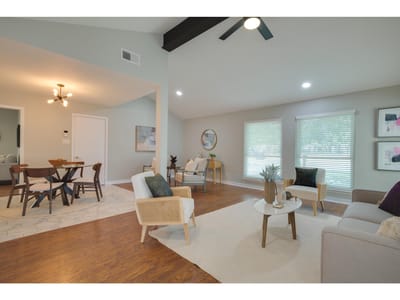 Living area at 3203 Foster LN - 4 bed 2 bath home