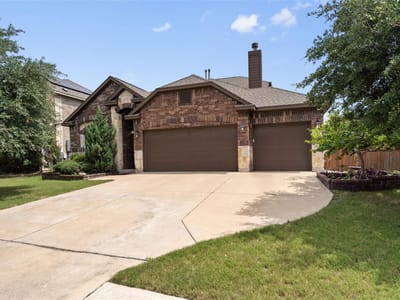 Living area at 3224 Honey Peach WAY - 4 bed 3 bath home