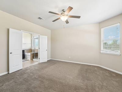 Kitchen at 323 Quarry LN - 3 bed 2 bath home