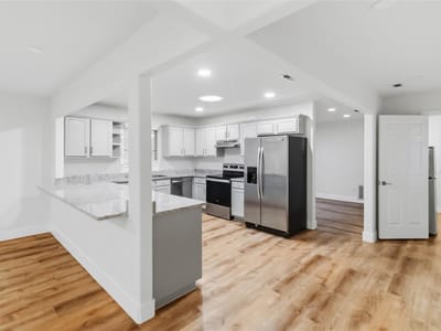 Kitchen at 326 Pine View LOOP - 4 bed 3 bath home