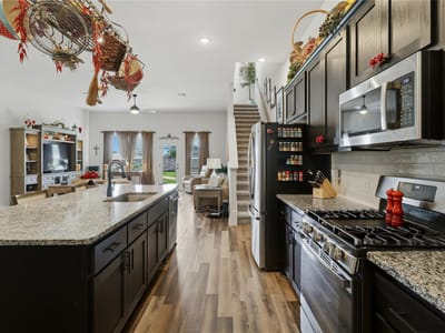Living area at 373 Coyote Creek WAY - 5 bed 4 bath home
