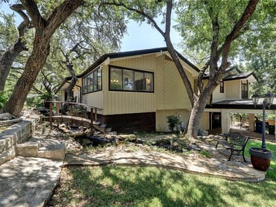 Living area at 3813 Hidden HOLW - 5 bed 3 bath home