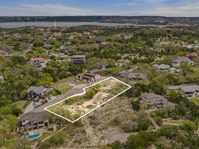 Living area at 4000 Tejon Cir - Vista Grande Sec 02, Austin, TX
