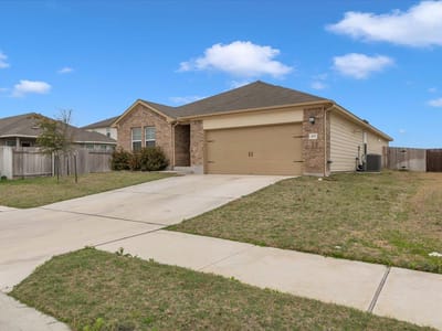 Kitchen at 405 Grasslands Trl - 4 bed 3 bath home