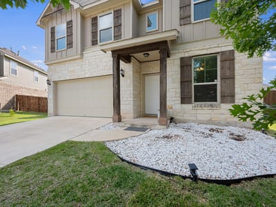 Living area at 412 Perryville Loop - 4 bed 3 bath home