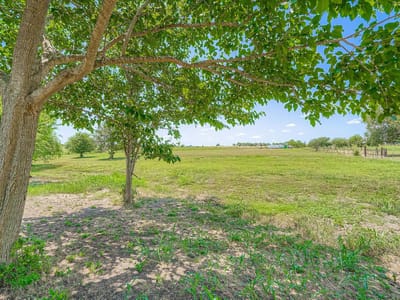 Living area at 415 County Road 154 - Lana Weeks Sub, Georgetown, TX