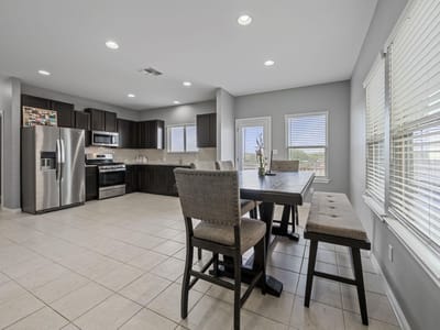 Living area at 436 Spinnaker Loop - 3 bed 2 bath home