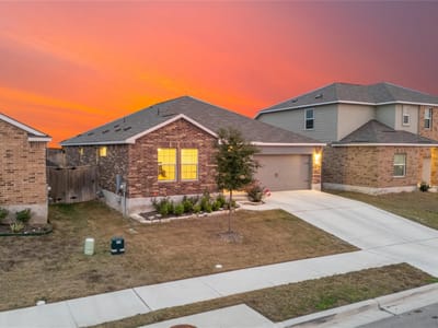 Kitchen at 440 Sebring CIR - 4 bed 2 bath home