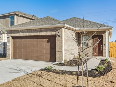 Living area at 472  Tailwind Dr - 3 bed 2 bath home
