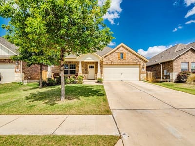 Living area at 499 Coyote Creek WAY - 3 bed 2 bath home