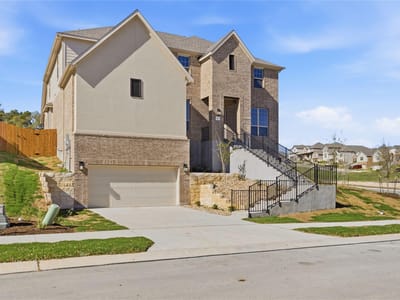 Living area at 500 Frio Springs TRL - 6 bed 4 bath home