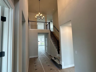 Living area at 506 Uphill CT - 4 bed 4 bath home