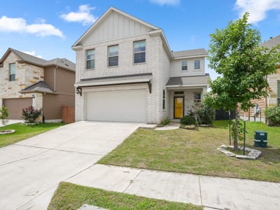 Living area at 521 Falkland TRCE - 4 bed 3 bath home