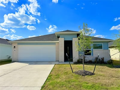 Living area at 598 Gladiola LOOP - 4 bed 3 bath home