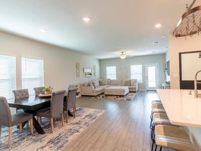 Living area at 600 Loriner Way - 5 bed 3 bath home