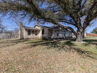 Living area at 61 Family-A Cir - Family, Hutto, TX