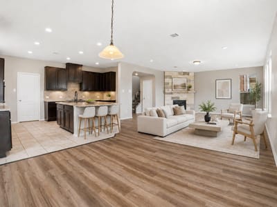 Living area at 670 Landon Samuel LOOP - 5 bed 3 bath home