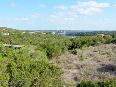 Living area at 7225 Sunswept Dr - Bluffs The Amd, Jonestown, TX
