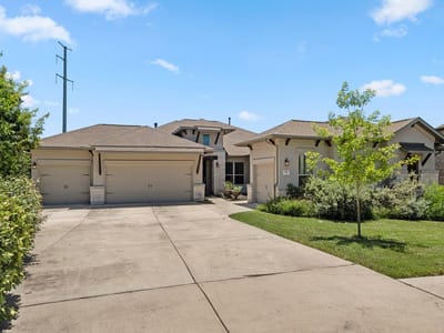 Living area at 7401 Turnback Ledge Trl - 4 bed 4 bath home